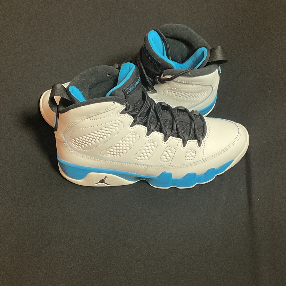 Jordan 9 Retro “Powder Blue” - Picture 2 of 4